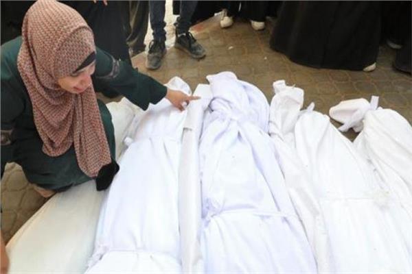 استشهاد 3 فلسطينيين وإصابة آخرين بقصف إسرائيلي على نازحين غرب مدينة غزة