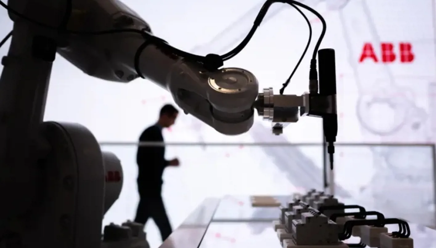‘إي بي بي’ السّويسرية تعزّز حضورها في الصّين بتوسيع إنتاج الروبوتات