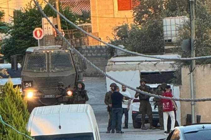 الاحتلال يقتحم بلدة عجة ويداهم عددًا من المنازل-الحياة الجديدة