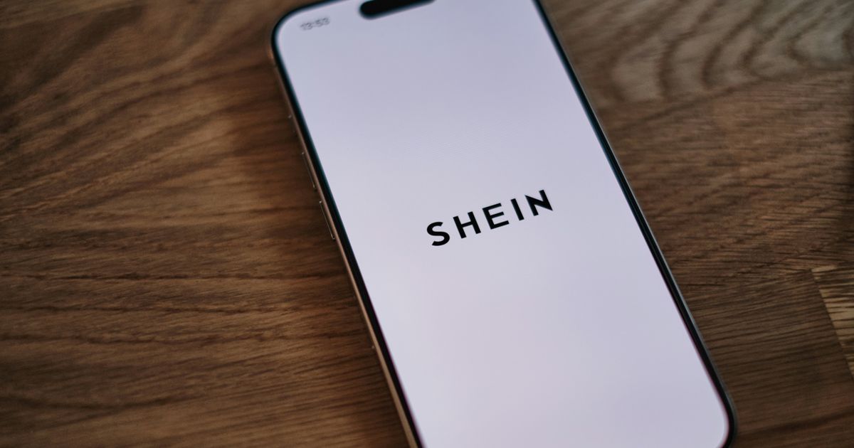فرنسا تغرم “شي إن” 40 مليون يورو بتهمة التضليل التجاري.. وتحقيقات أوروبية وشيكة – عربي21