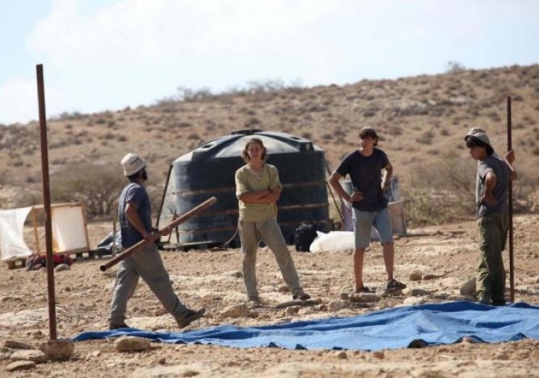 مستعمرون يجبرون مواطنين على الرحيل قسرا عن خيامهم في الأغوار الشمالية-الحياة الجديدة