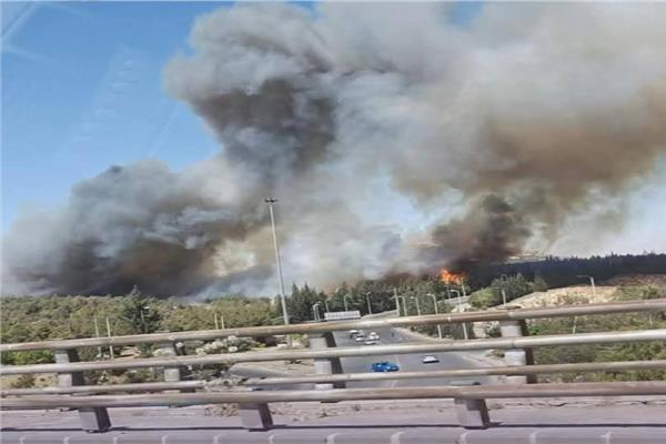 فيديو.. حريق هائل بالقرب من قصر الشعب في العاصمة السورية دمشق