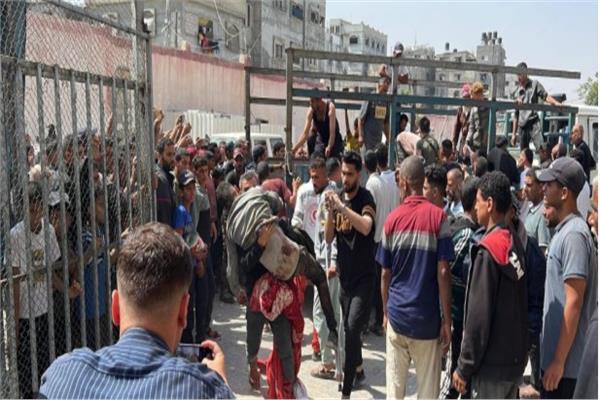 مستشفى العودة: وصول 3 شهداء و29 مصابا من منتظري المساعدات بشارع صلاح الدين