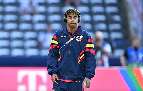 لامين لامال يحتفل بعيد ميلاده الـ18 بحفل سري وفاخر