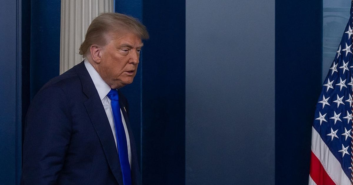 ترامب يوقع على مشروع قانون الإنفاق والضرائب وسقف الدين الأمريكي – عربي21