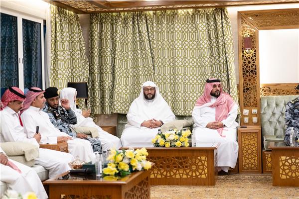 السديس: إطلاق مبادرة «توعية قاصدينا عِزُ لمنسوبينا»