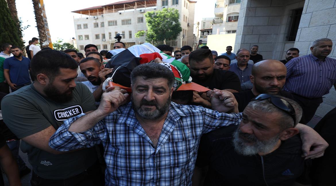 في سالم.. جثمان يشيع على أيدٍ مرتعشة وآخر يحتجز في صمت مجمد-الحياة الجديدة