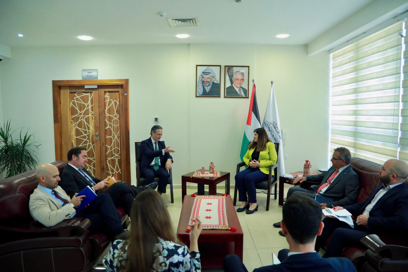 وزيرة الخارجية تستقبل القنصل الإسباني المعتمد لدى دولة فلسطين-الحياة الجديدة