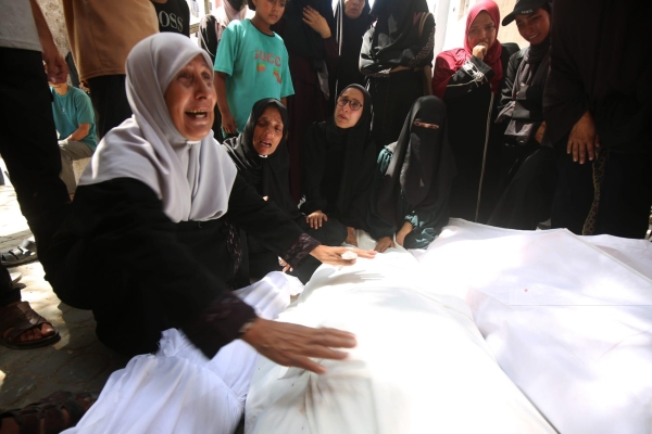 4 شهداء ومصابون جراء قصف الاحتلال خيمة نازحين غرب مدينة غزة-الحياة الجديدة