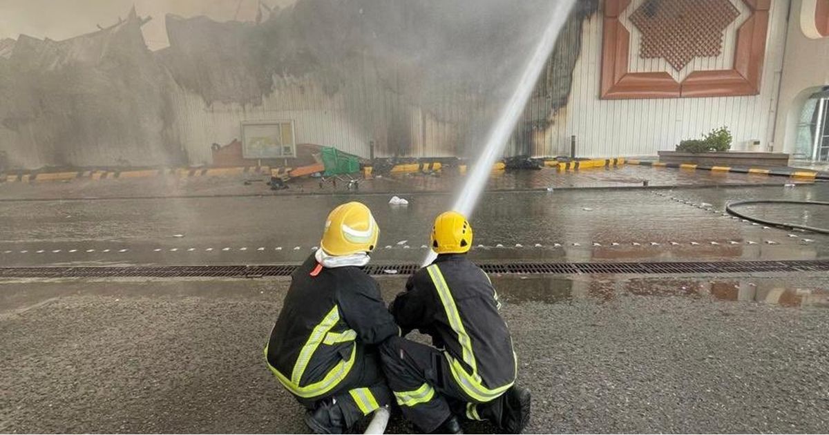 البورصة المصرية توقف التداول وحريق “سنترال رمسيس” يربك الأسواق – عربي21