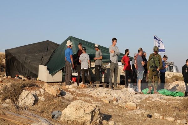 مستعمرون ينصبون خياما في أراضي بيت أمرين شمال غرب نابلس-الحياة الجديدة