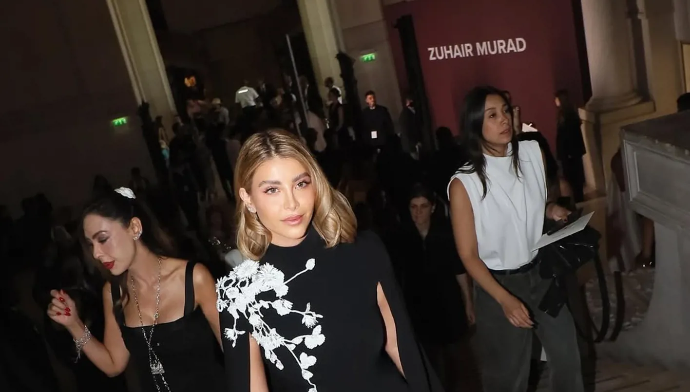 نور علي بفستان أسود قصير من زهير مراد في اسبوع الموضة للازياء الراقية 2026