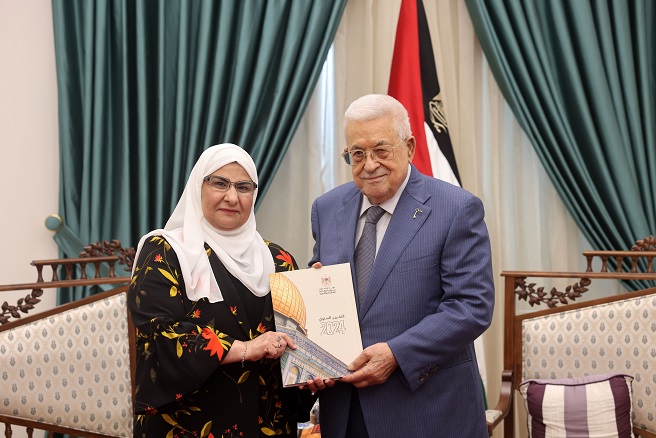 الرئيس يتسلم التقرير السنوي لديوان الرقابة الادارية والمالية لعام 2024-الحياة الجديدة