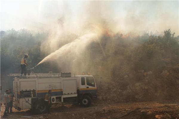 وزير الطوارئ السوري: فرق الإطفاء تخمد حريقين كبيرين في ريف حماة
