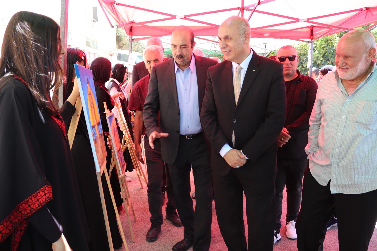 وزير الثقافة يلتقي مثقفين ضمن فعاليات ملتقى فلسطين الثامن للرواية العربية-الحياة الجديدة