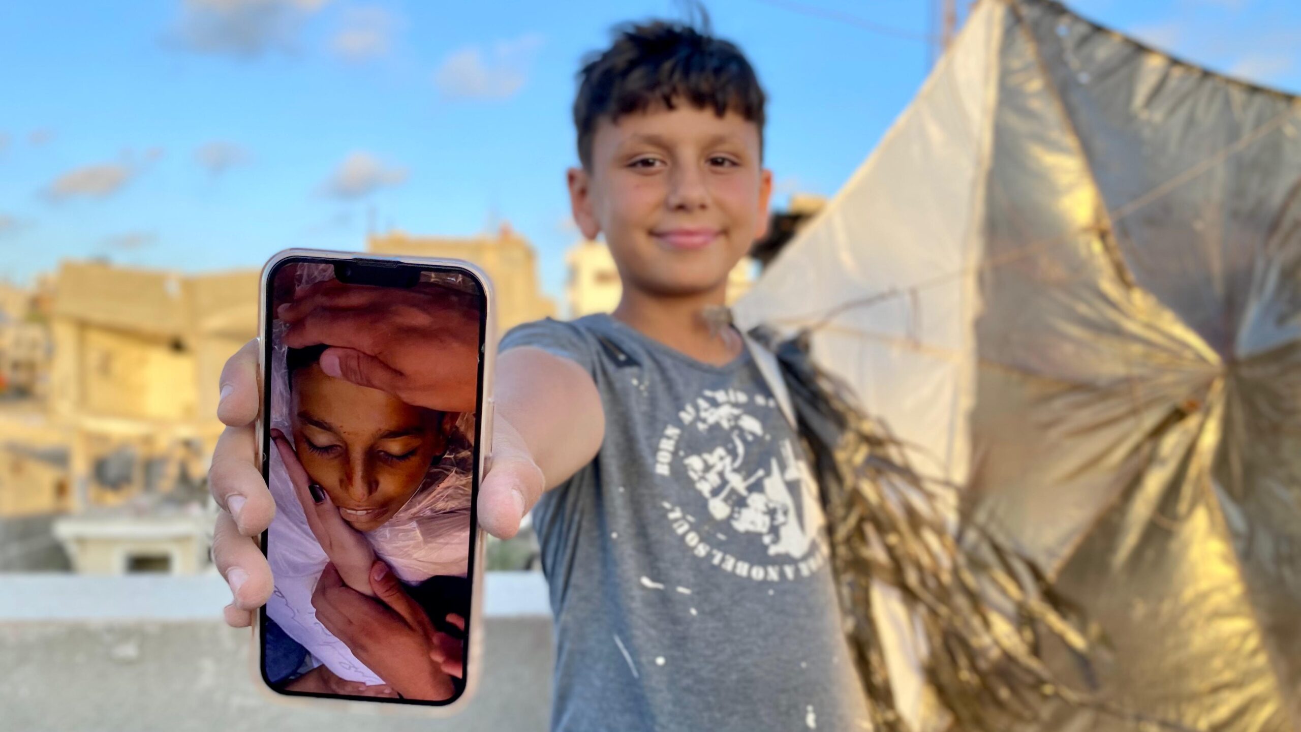 عدّاء الطائرة الورقية يركض من كابول إلى غزة-الحياة الجديدة