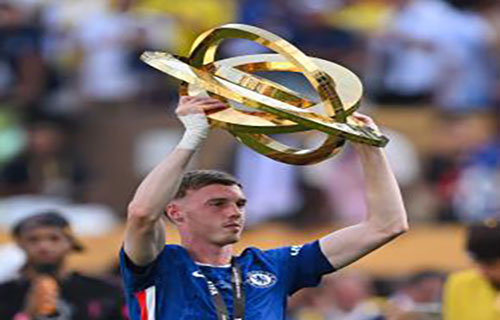 “بالمر” الأفضل والقفاز الذهبي لـ “سانشيز”