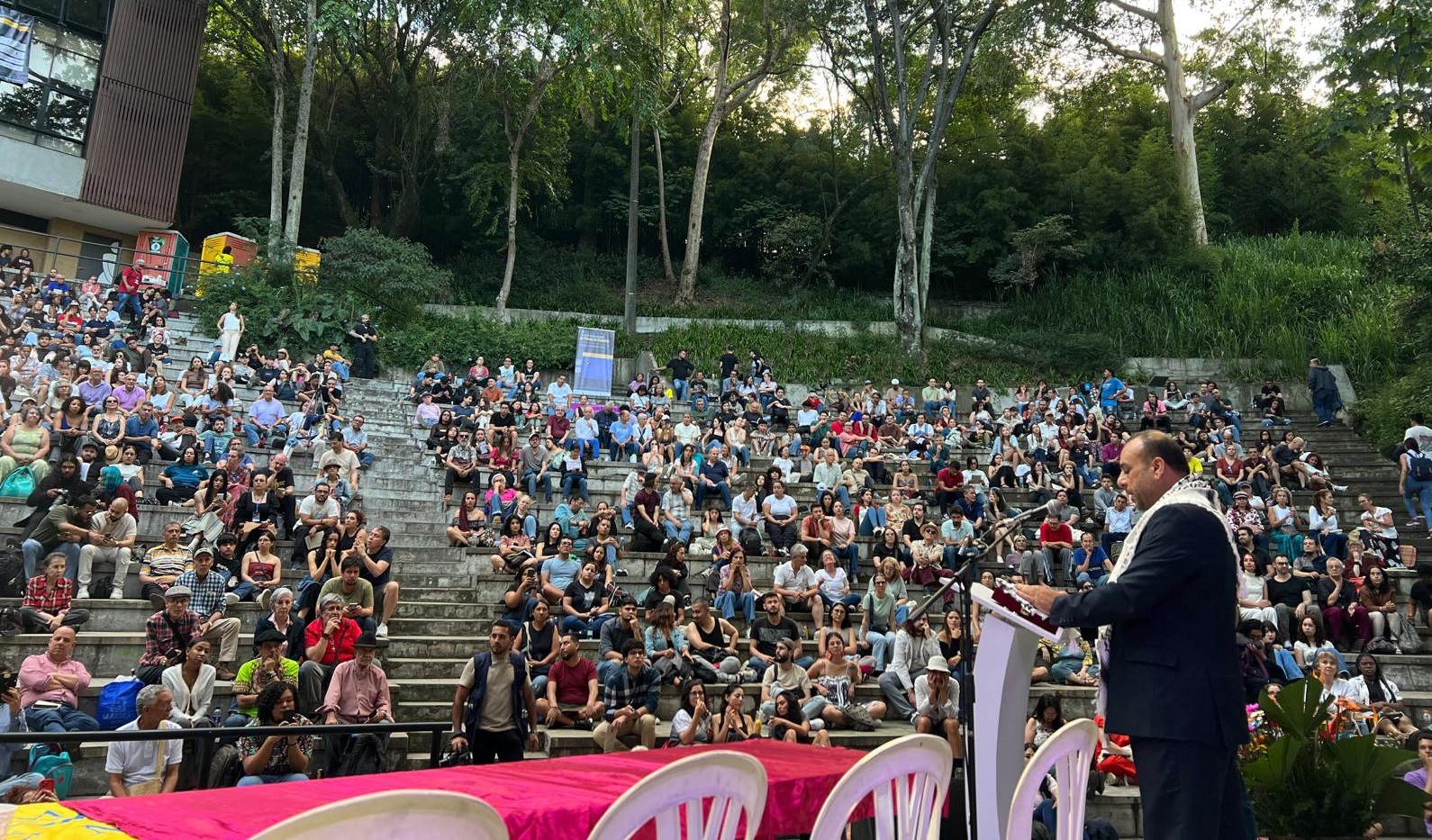 السوداني يعلن في اختتام مهرجان ميديين الدولي للشعر إطلاق جائزة فلسطين العالمية للشعر-الحياة الجديدة