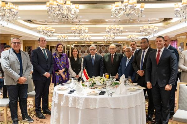 بالصور .. احتفال مصري بالقنصل العام  بالرياض بمناسبة انتهاء فترة عمله 