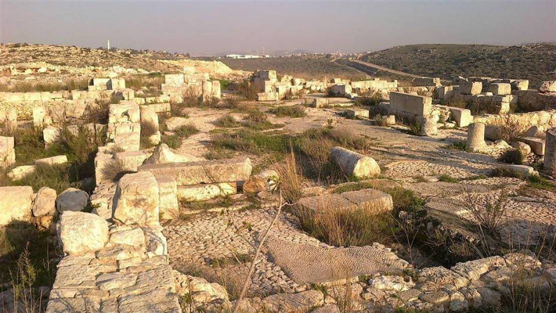 محافظ سلفيت ووزير السياحة والآثار يبحثان سبل دعم وتطوير القطاع السياحي والأثري في المحافظة-الحياة الجديدة