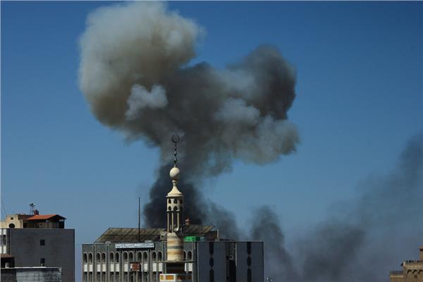 الطيران الإسرائيلي يقصف مقر هيئة الأركان السورية في العاصمة دمشق