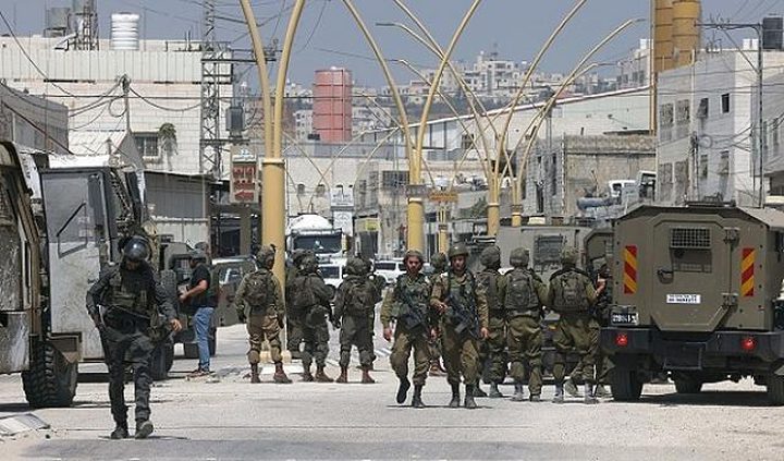 الاحتلال يقتحم مخيم الفوار جنوب الخليل واندلاع مواجهات-الحياة الجديدة