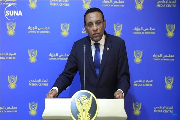 رئيس الوزراء السوداني يتعهد بإعادة إعمار الخرطوم في أول زيارة للعاصمة