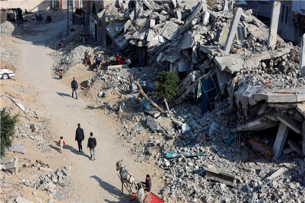 حكومة غزة: نحن على أعتاب مرحلة الموت الجماعي.. وأمام أكبر مجزرة في التاريخ