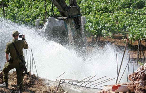 الاحتلال يصدر قرارا بحفر بئر مياه جوفية في الأغوار الشمالية-الحياة الجديدة
