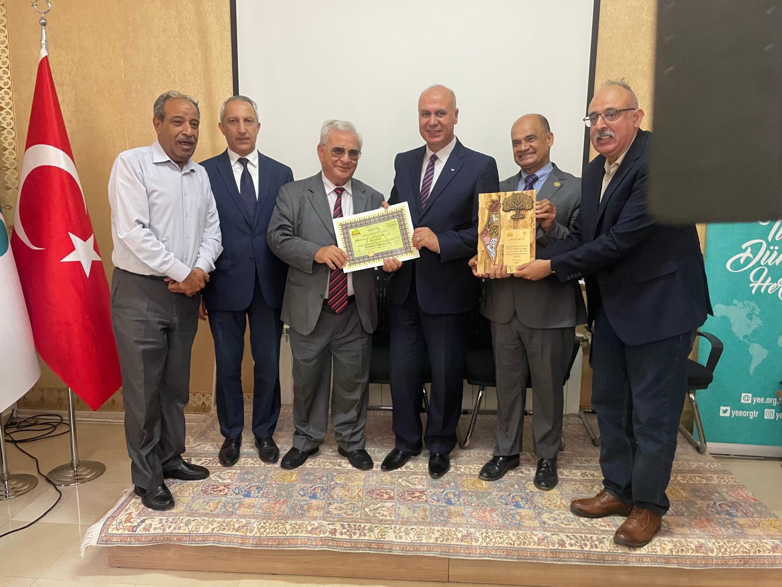 اتحاد المؤرخين العرب في بغداد يُكرّم الكاتب والمؤرخ يونس عمرو تقديرا لعطائه الفكري والثقافي-الحياة الجديدة