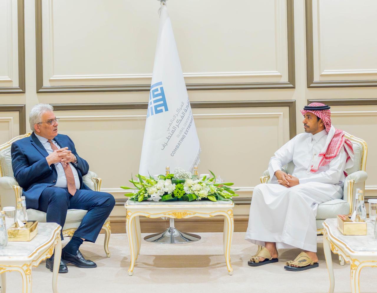 السفير غنيم يزور مركز “اعتدال” في الرياض ويبحث سبل التعاون المشترك-الحياة الجديدة