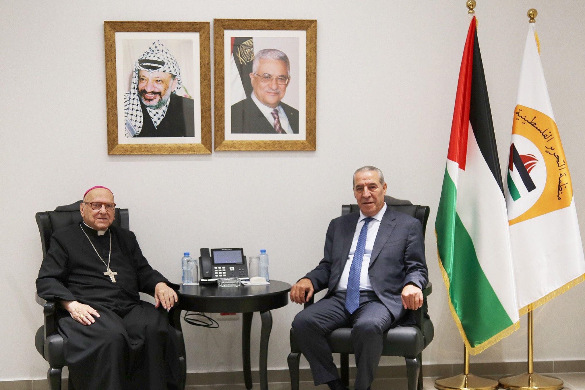 الشيخ يبحث مع وفد رجال دين مسيحيين من القدس تداعيات العدوان على المقدسات الدينية-الحياة الجديدة