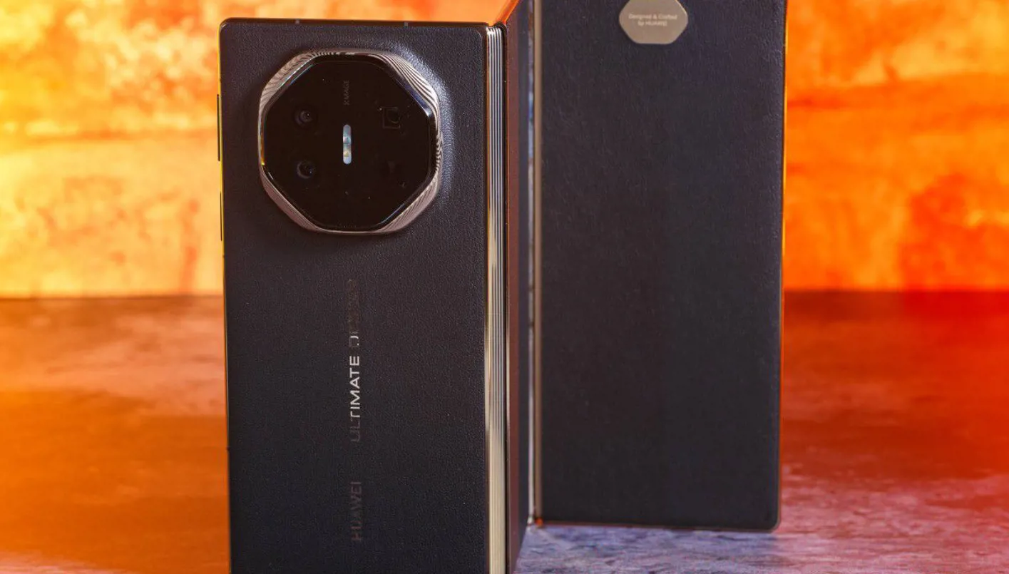 سباق الطيّ الثّلاثي يشتعل.. هل تخطف ‘هواوي’ الأضواء مجدداً مع Mate XT 2؟