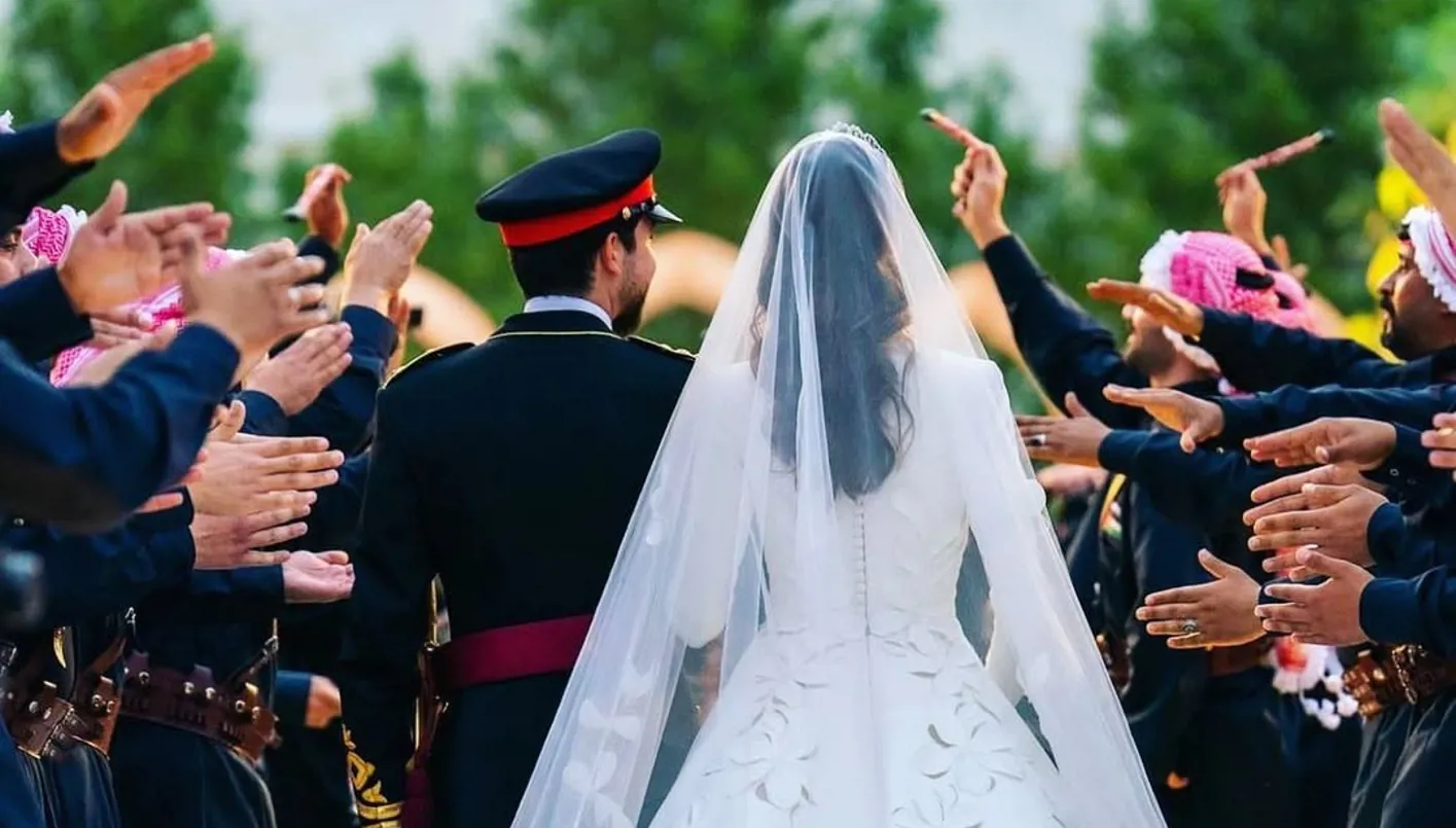 الاميرة رجوة الحسين وزين قطامي وقصّة فستان زفاف من توقيع إيلي صعب