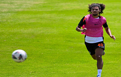 مصطفى نجم: آدم كايد لاعب موهوب وصفقة مهمة للزمالك