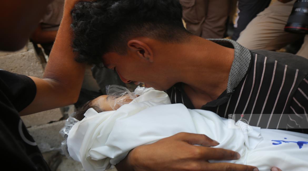 17 شهيدا بنيران وقصف الاحتلال بينهم 3 من منتظري المساعدات منذ فجر اليوم-الحياة الجديدة