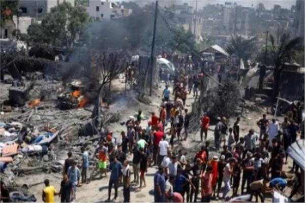 شهيدان وعدة جرحى جراء قصف الاحتلال خيام النازحين في غزة وخان يونس