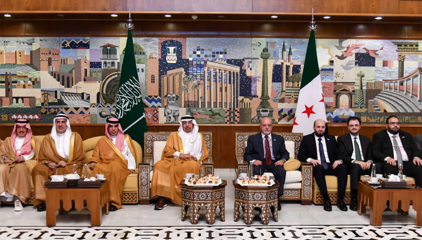 سوريا في مهد أميركي- خليجي للإعمار والاستثمار… ولبنان رهينة إيرانية- إسرائيلية مصيرها الدمار