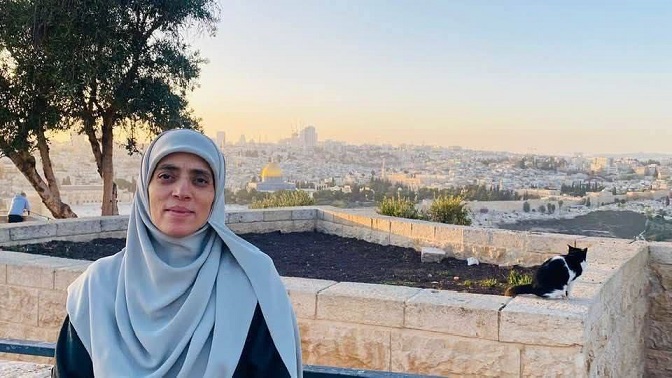 الاحتلال يُسلّم مقدسية قرارًا بمنع السفر-الحياة الجديدة