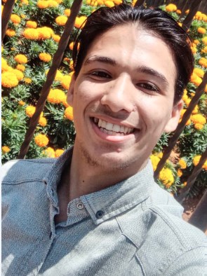 الطالب محمد أبو شاهين يتفوق على وجع الفقد وغربة المرض-الحياة الجديدة