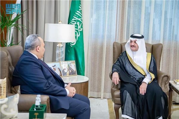أمير المنطقة الشرقية بالرياض يكرم القنصل المصري المنتهية ولايته بعد 3 سنوات حافلة