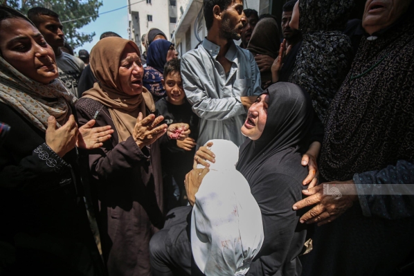 شهيدان ومصابون من منتظري المساعدات بنيران الاحتلال وسط قطاع غزة-الحياة الجديدة