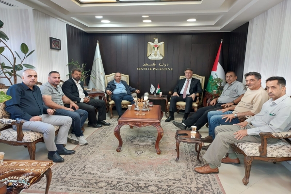 الوزير عساف يستقبل وفدا من القوى الوطنية والإسلامية ومؤسسات الأسرى-الحياة الجديدة