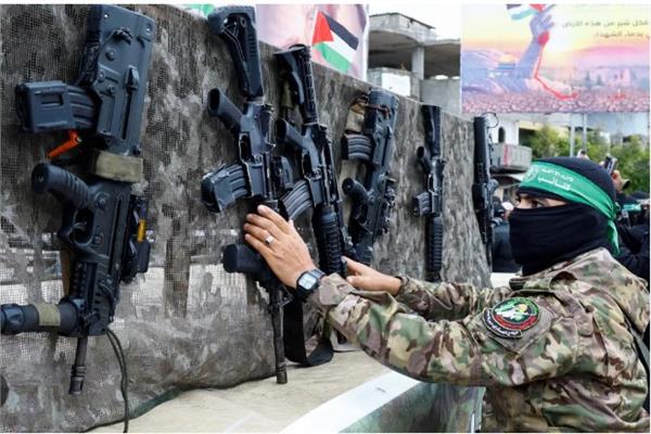 ردا على ويتكوف.. حماس تنفي استعدادها لنزع السلاح