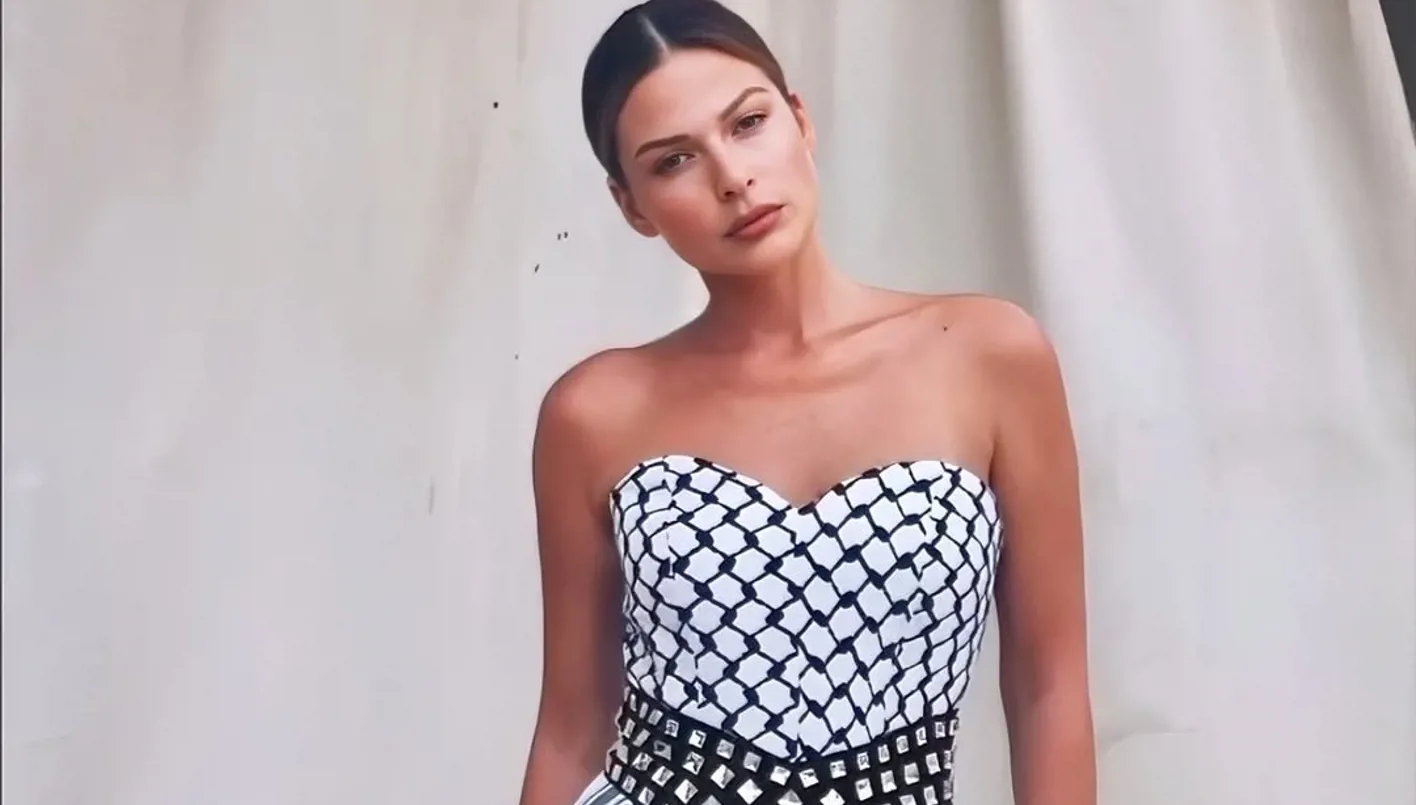 فستان باميلا الكيك في BIAF 2025 مستوحى من الكوفية الفلسطينية