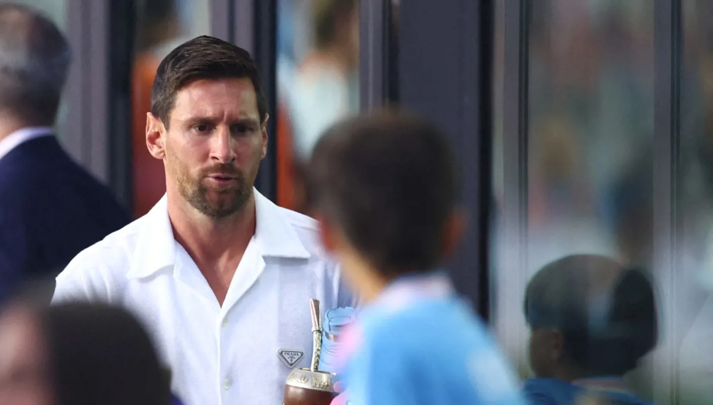 بالدموع والذكريات… 4 سنوات على رحيل ميسي المؤلم عن برشلونة (فيديو)