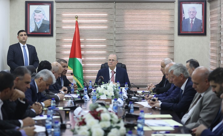 مصطفى يوجه بتنفيذ المزيد من البرامج لمشاريع البنية التحتية في محافظة الخليل-الحياة الجديدة