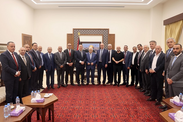 الرئيس يستقبل وفدًا من الاتحاد الفلسطيني للهيئات المحلية-الحياة الجديدة