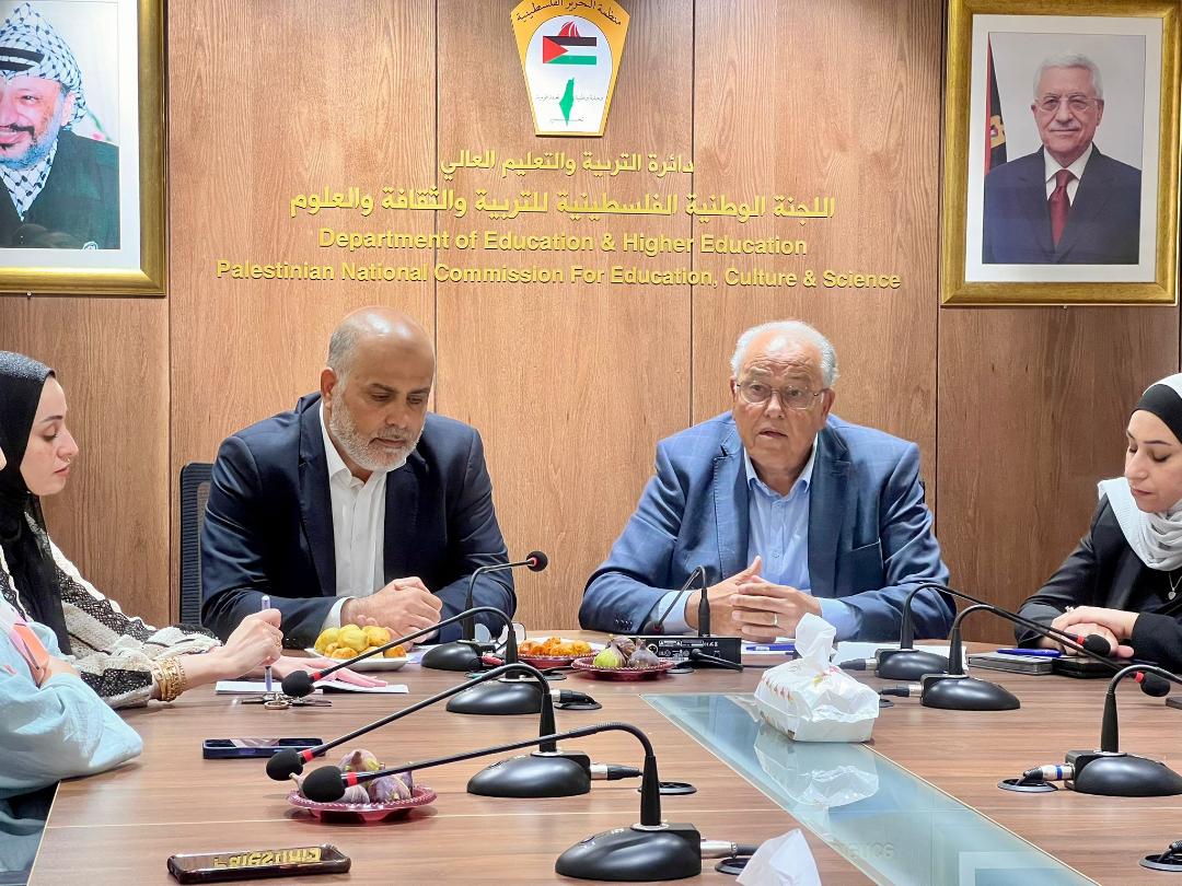 رمضان يتسلم مهامه أمينًا عامًا للجنة الوطنية الفلسطينية للتربية والثقافة والعلوم-الحياة الجديدة