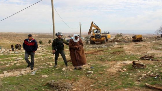 مستعمرون يهاجمون مركبات المواطنين على طريق المعرجات-الحياة الجديدة